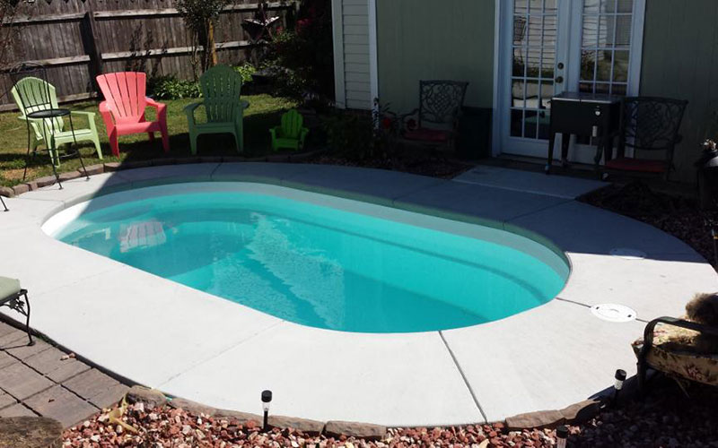 Alaglas Pools Citation II fiberglass swimming pool in white